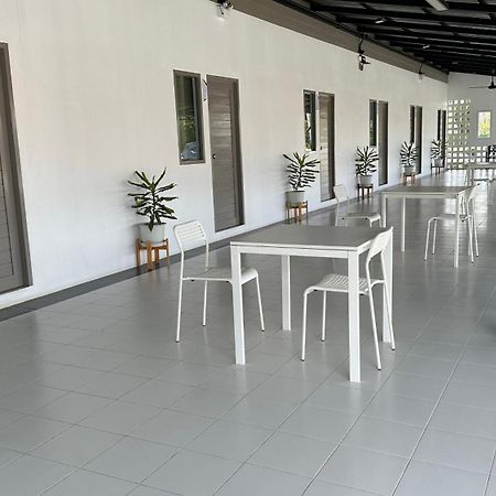 Bed and Breakfast Juni House Chumphon Exterior foto