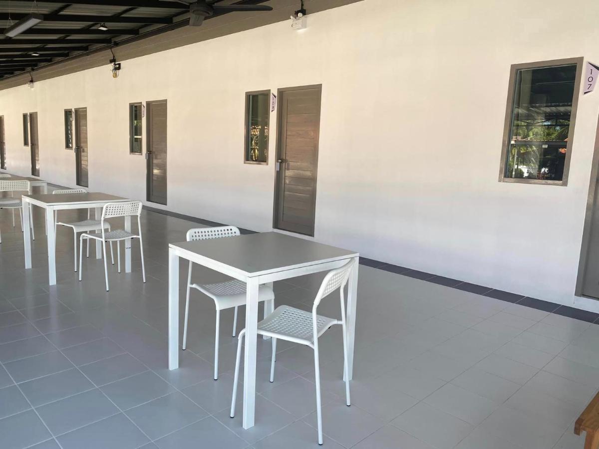 Bed and Breakfast Juni House Chumphon Exterior foto