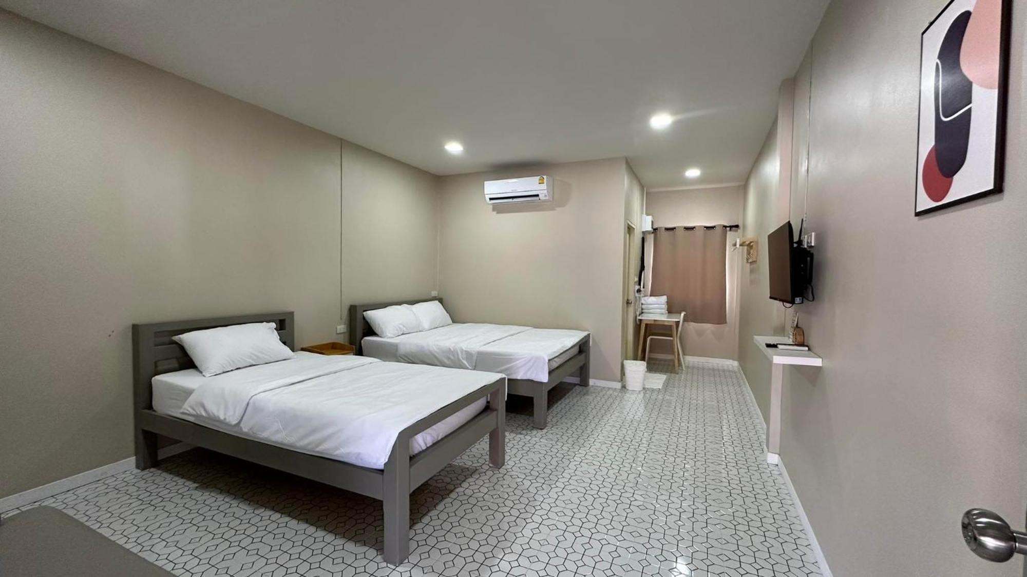 Bed and Breakfast Juni House Chumphon Exterior foto
