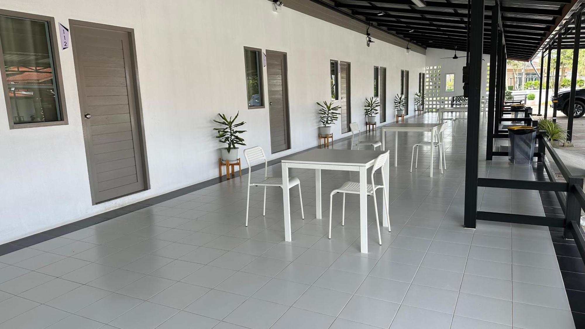 Bed and Breakfast Juni House Chumphon Exterior foto